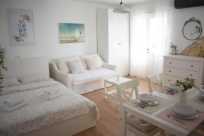 Cozy & Retro Studio Apartman